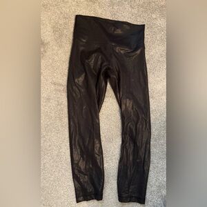 Lululemon HR Align shiny foil black leggings 25”, size 6
Barely worn